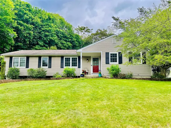 2 West RD,  East Setauket,  NY 11733