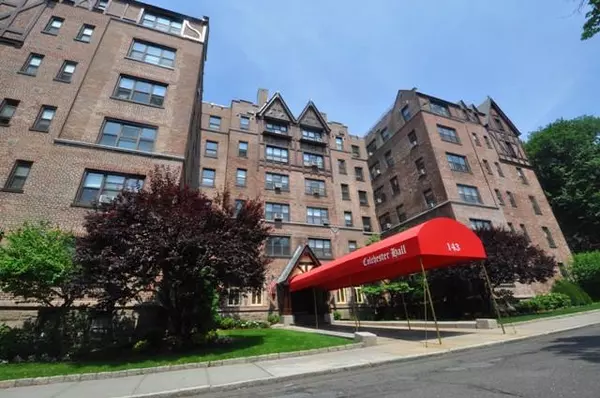 Scarsdale, NY 10583,143 Garth RD #3P