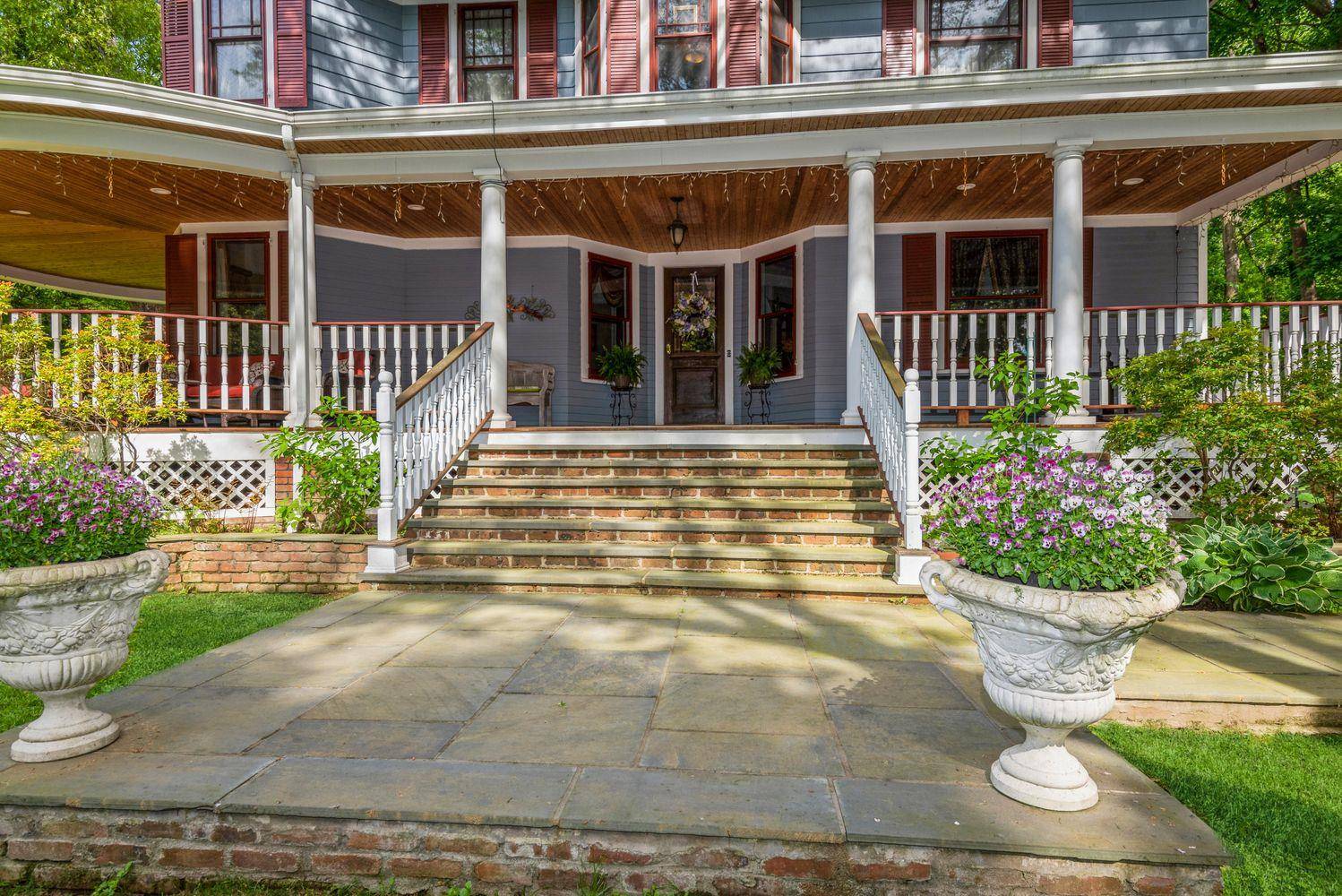 Glen Cove, NY 11542,110 Red Spring LN
