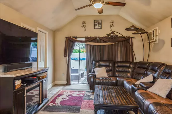 Island Park, NY 11558,64 Kent RD