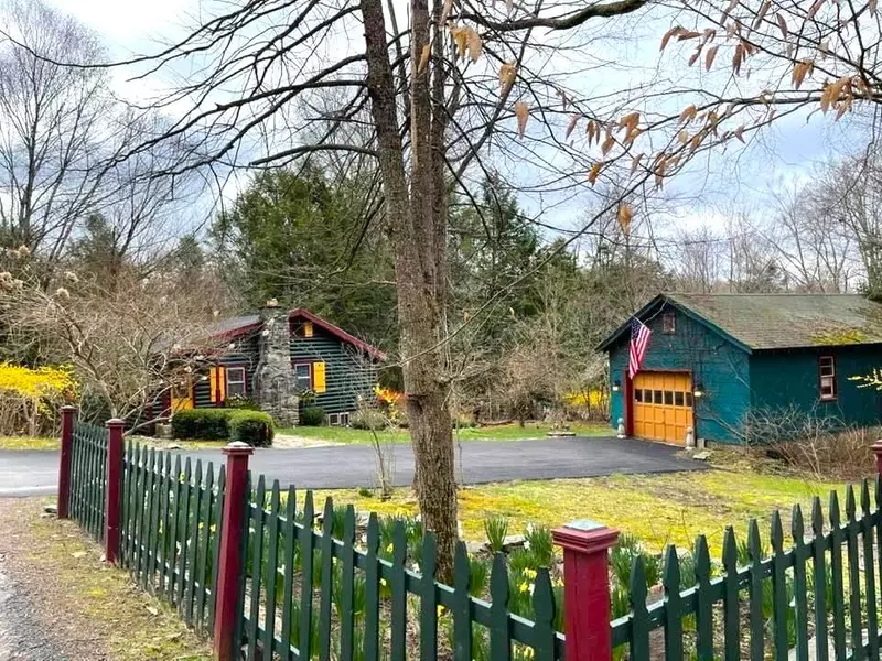 91 W Oak ST, Smallwood, NY 12778