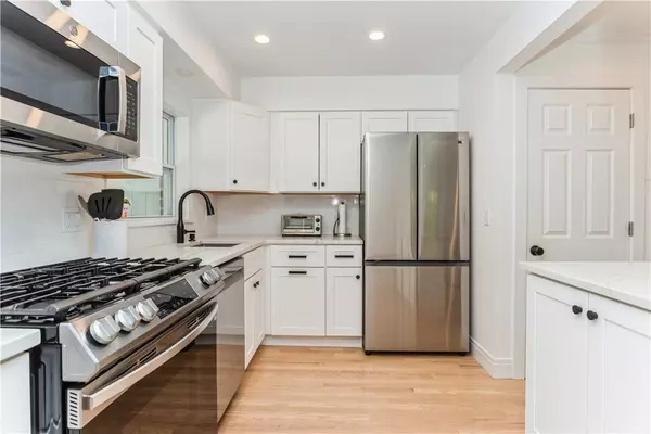 Rye, NY 10580,24 Wappanocca AVE #A