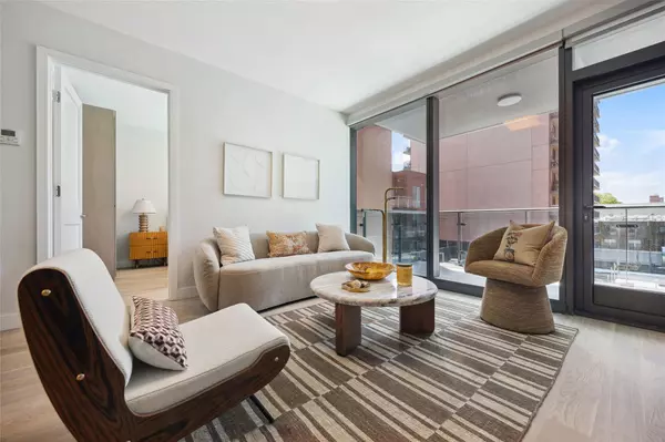 Flushing, NY 11354,38-20 Parsons BLVD #420