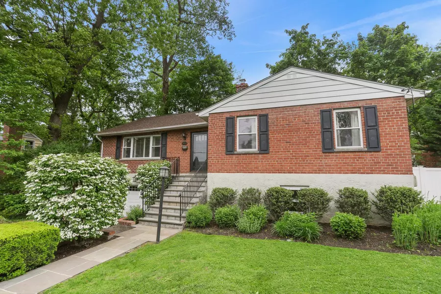 2042 Palmer AVE, Larchmont, NY 10538