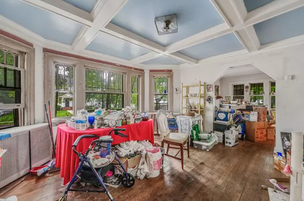 Freeport, NY 11520,481 Archer ST