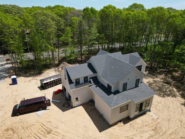 Manorville, NY 11949,122 Dayton AVE