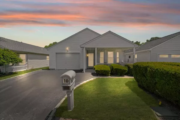 10 Orange Tree CT, Manorville, NY 11949