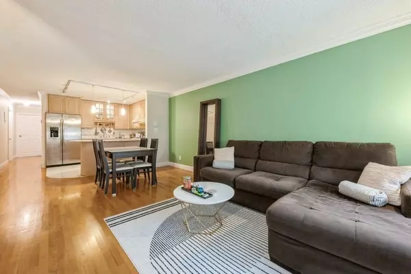 Fresh Meadows, NY 11365,71-17 Sutton PL #1st Floor