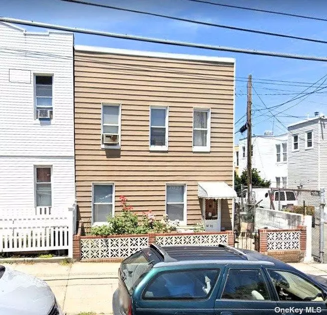 Ridgewood, NY 11385,61-25 Menahan ST