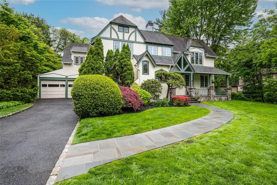36 Richards RD, Port Washington, NY 11050