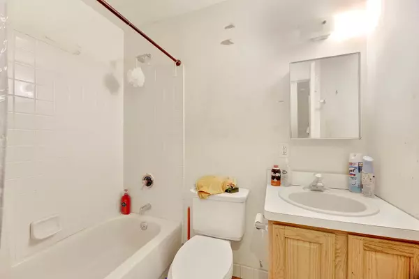 Bronx, NY 10473,303 Howe AVE