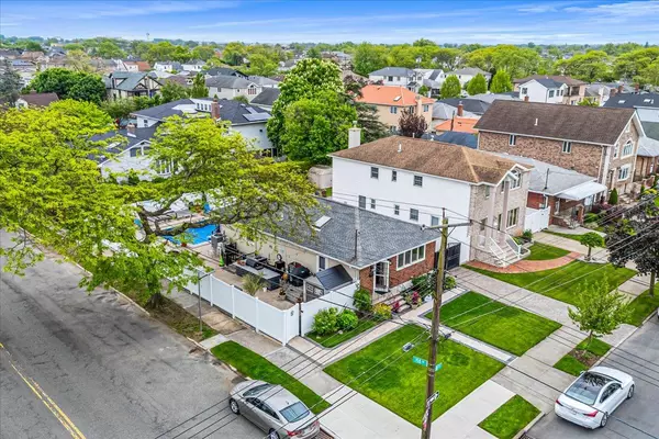 Howard Beach, NY 11414,158-03 80th Street