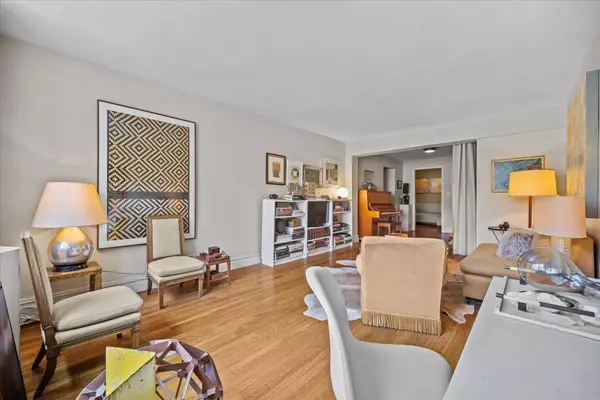 Bronx, NY 10463,2465 Palisade AVE #7H