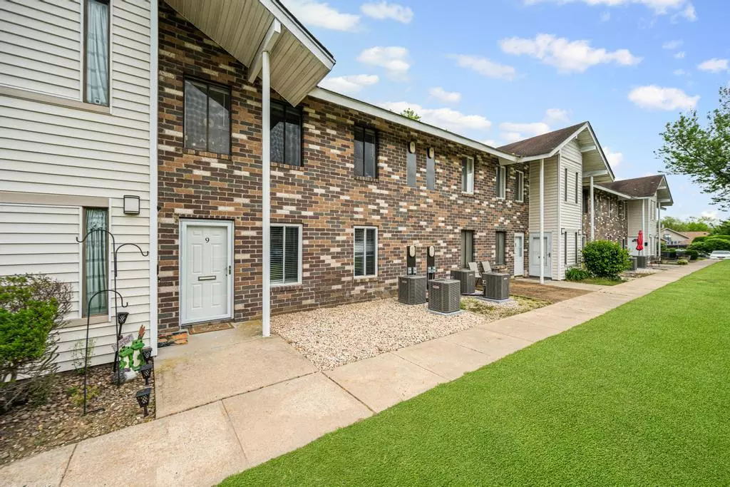 Coram, NY 11727,9 Sierra Ct. #0