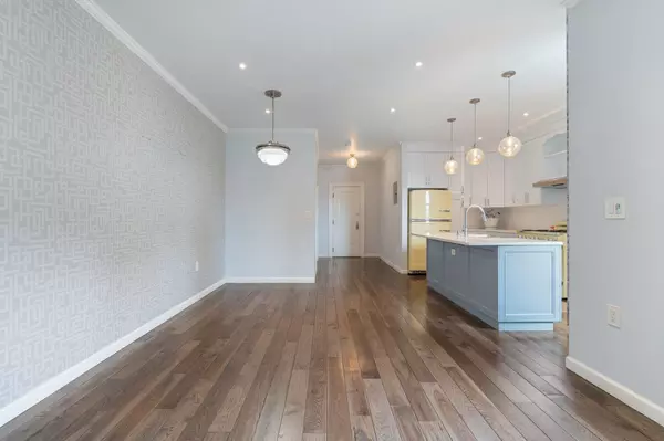Jackson Heights, NY 11372,89-10 35 AVE #F2L