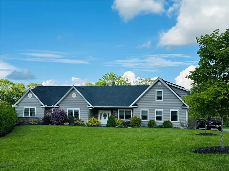 62 Freedom RD, Pleasant Valley, NY 12569