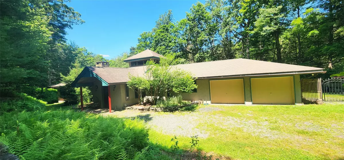 Barryville, NY 12719,66 Hillside RD