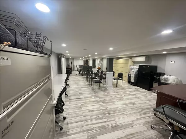 Ozone Park, NY 11417,106-14 Rockaway BLVD