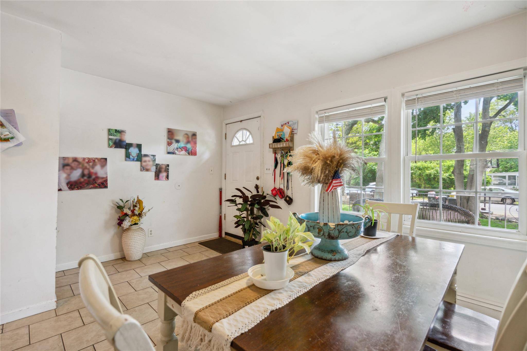 Shirley, NY 11967,35 Laurel LN