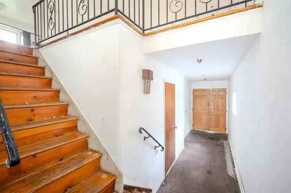 Farmingville, NY 11738,95 Berkshire DR