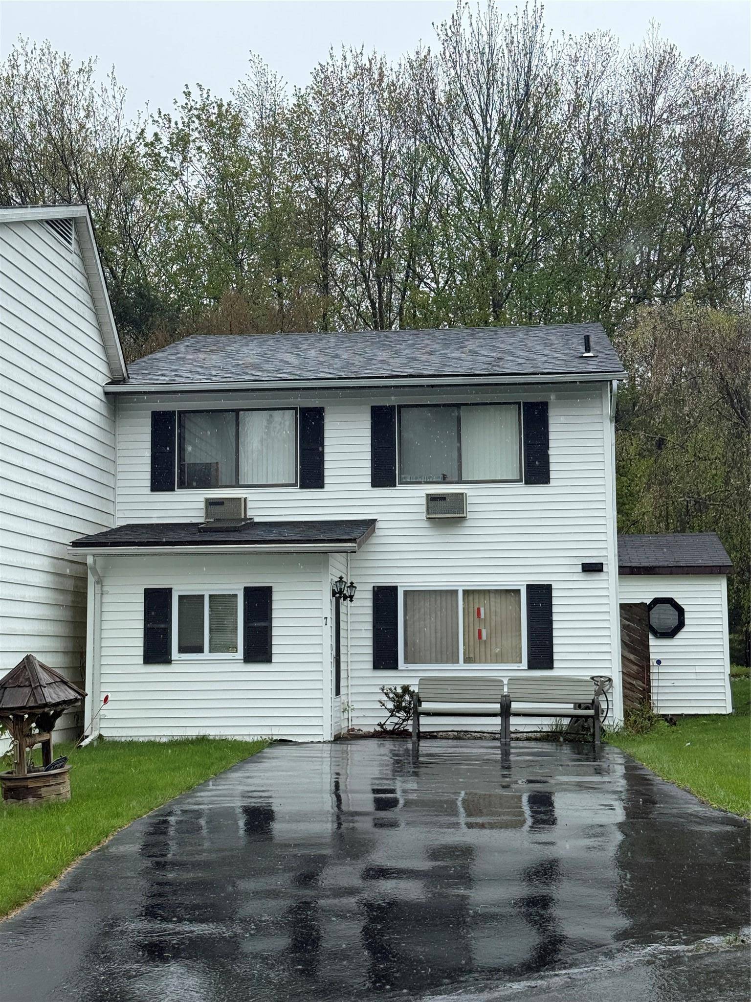 7 Kathleen CT, Kiamesha Lake, NY 12751