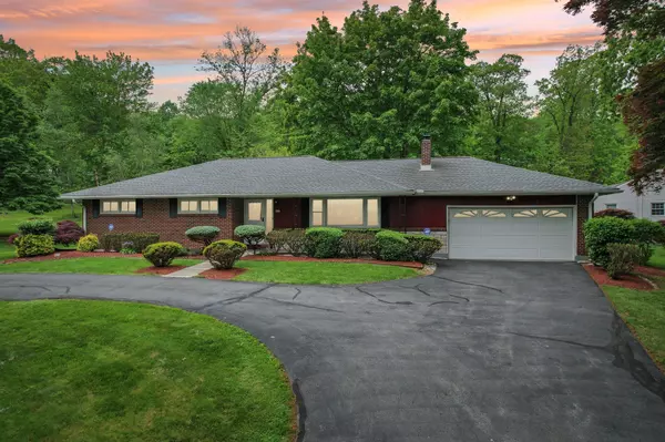 57 Edgewood DR, Central Valley, NY 10917