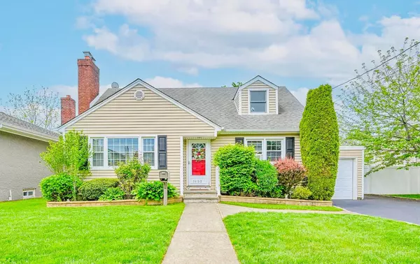 1652 Baker AVE, Merrick, NY 11566