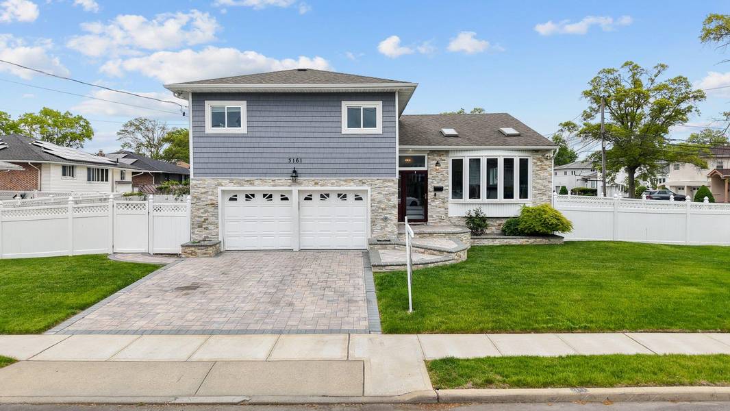 3161 Grand AVE, Baldwin Harbor, NY 11510