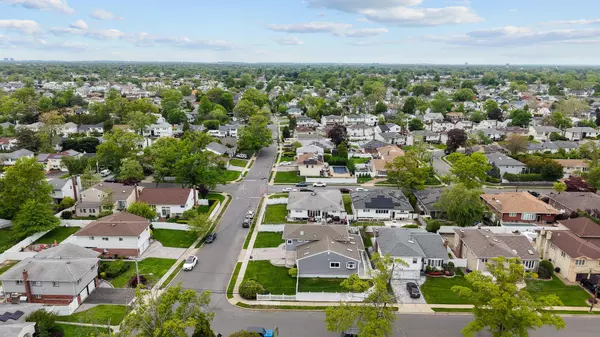 Baldwin Harbor, NY 11510,3161 Grand AVE