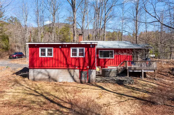 Woodstock, NY 12498,2465 Glasco TPKE