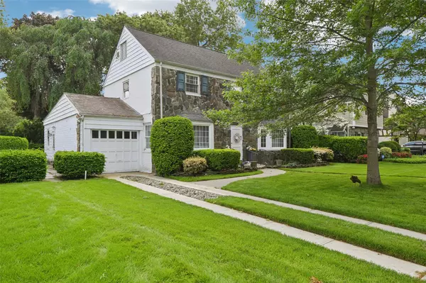 Garden City, NY 11530,42 Huntington RD
