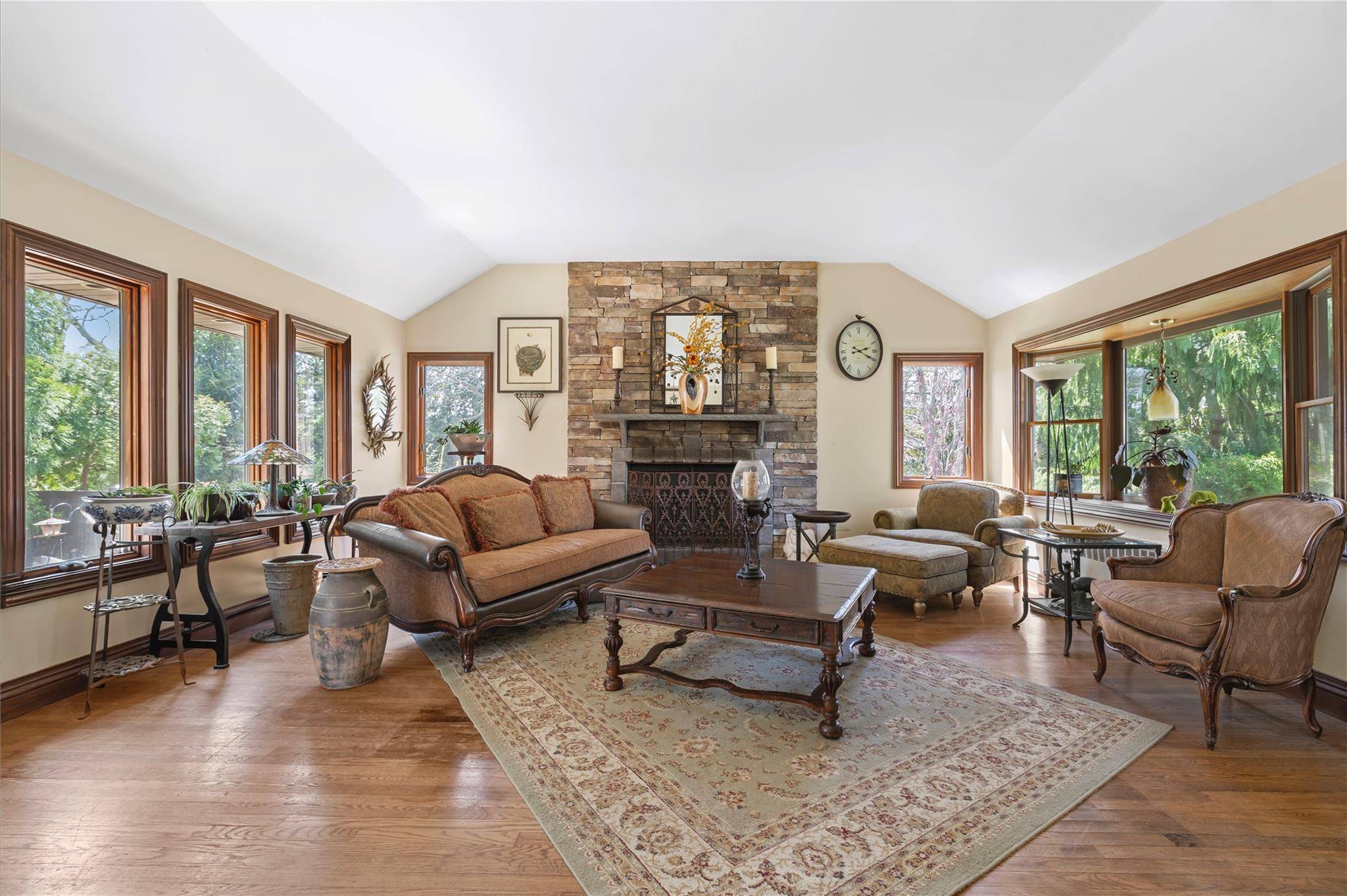 East Islip, NY 11730,24 Brushwood CT