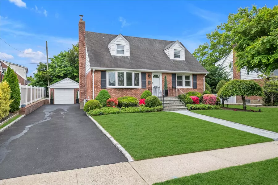 104 South ST, New Hyde Park, NY 11040