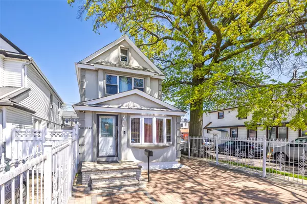 Queens Village, NY 11428,92-43 215th ST