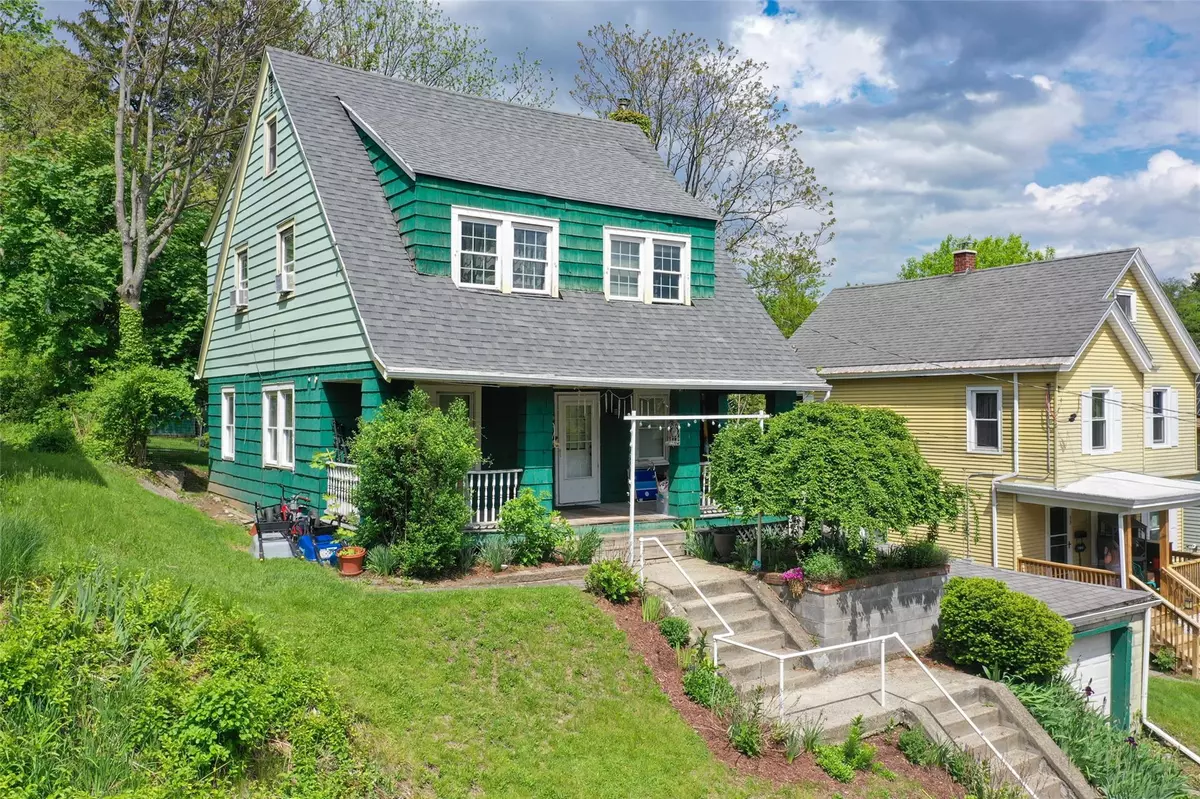 Kingston, NY 12401,24 Park ST