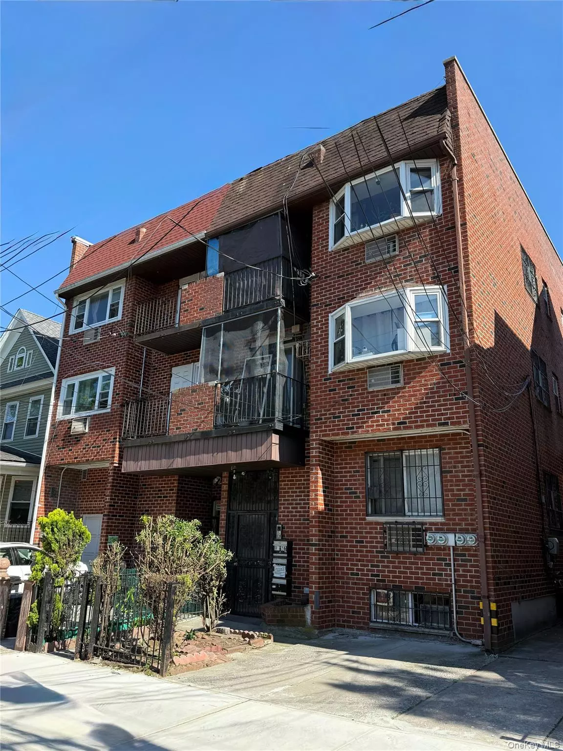 Elmhurst, NY 11373,90-26 52nd Avenue