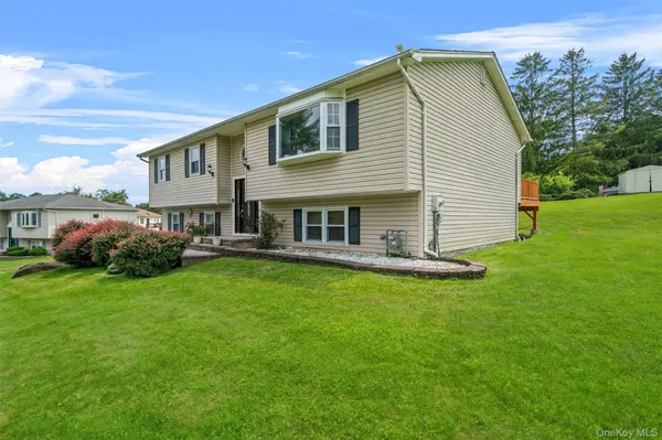 Highland Mills, NY 10930,4 Genny DR