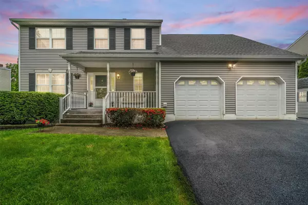 4 Ramblewood DR, Newburgh, NY 12550