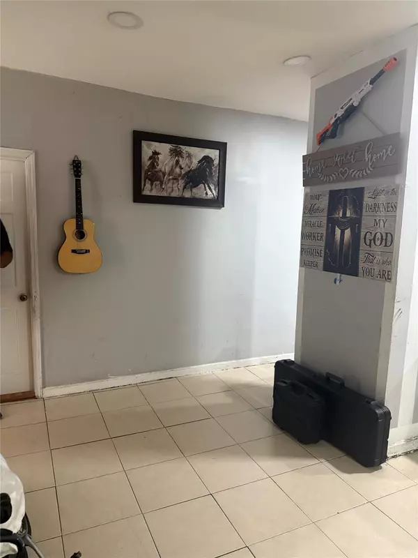 Corona, NY 11368,97-17 37 AVE