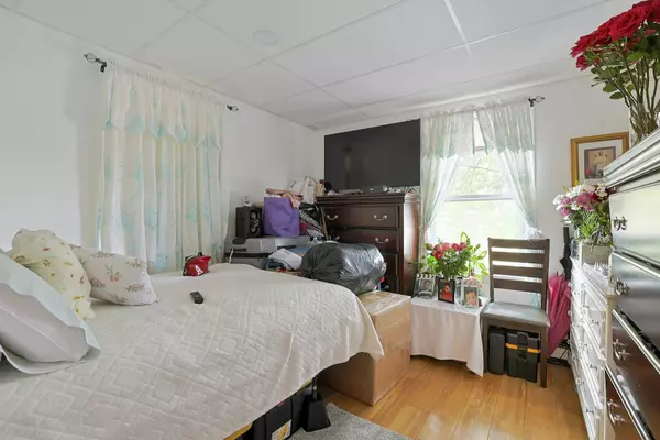 White Plains, NY 10603,93 Ferris AVE