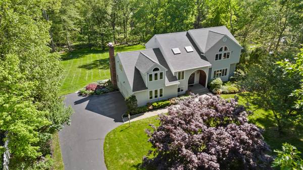 47 Londonderry LN, Somers, NY 10589