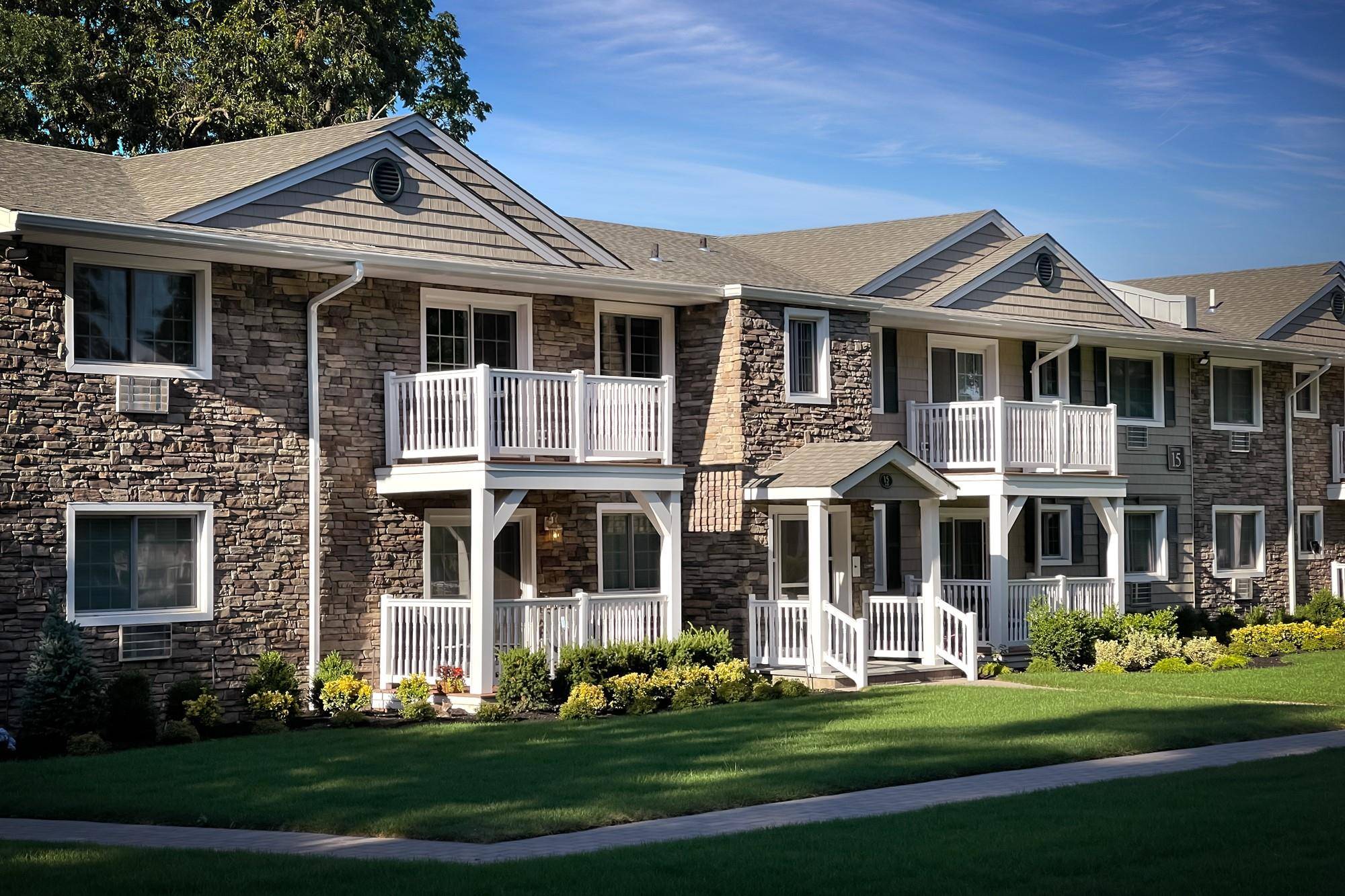 Lake Grove, NY 11755,25 Williams BLVD #25-1F