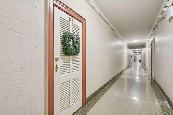 Garden City, NY 11530,12 Hamilton #B5