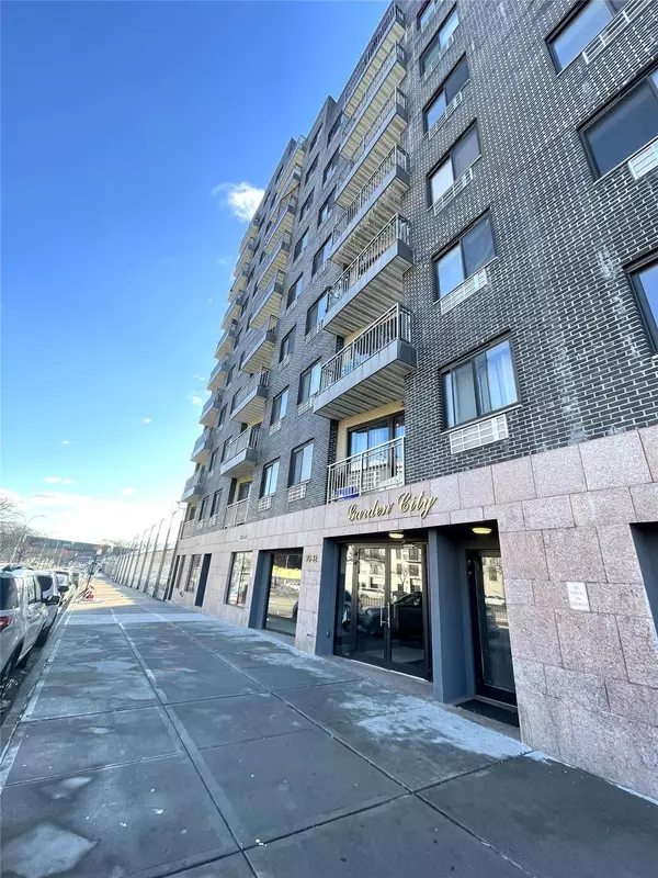 Woodside, NY 11377,70-26 Queens BLVD #10B