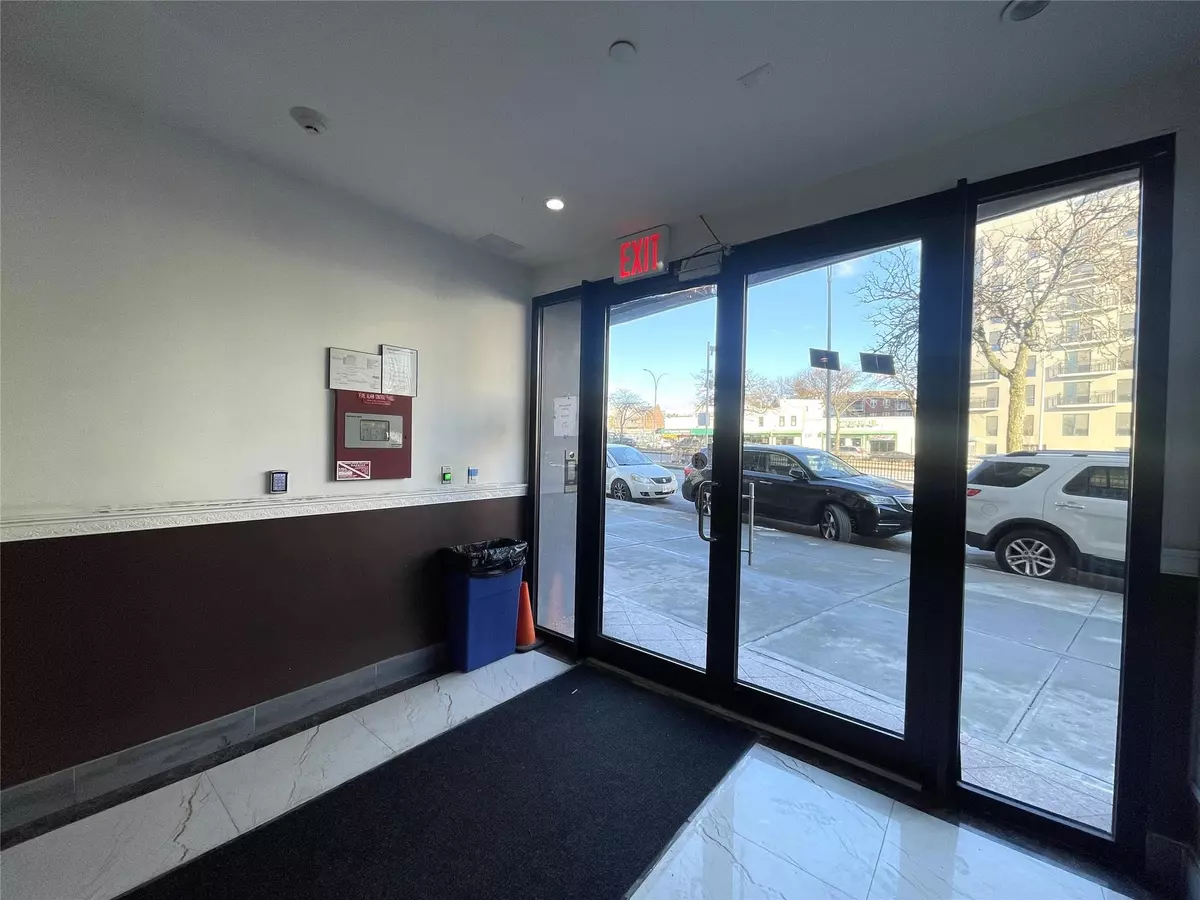 Woodside, NY 11377,70-26 Queens BLVD #10B