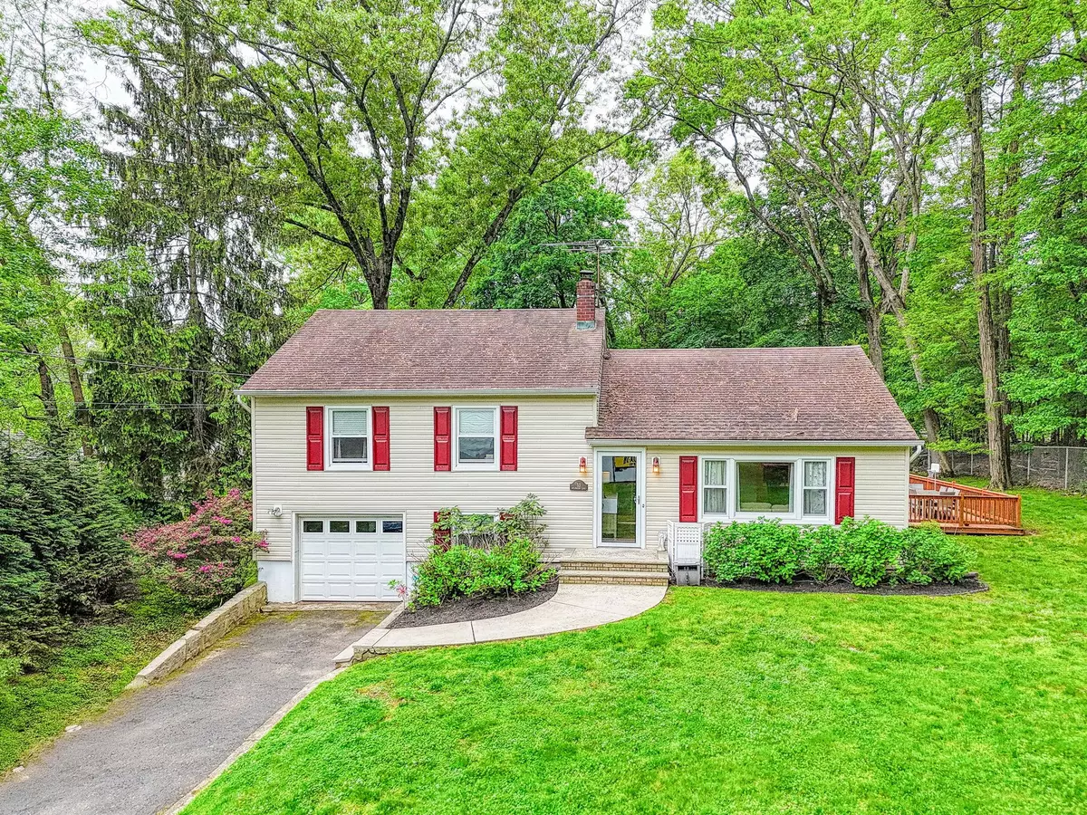 Bardonia, NY 10954,53 Millspaugh LN