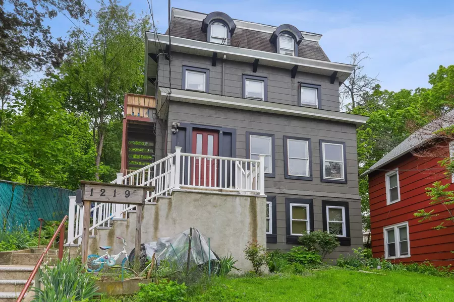 1219 S Division ST, Peekskill, NY 10566