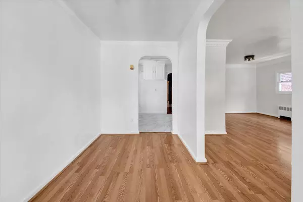 Bronx, NY 10469,1230 Arnow AVE