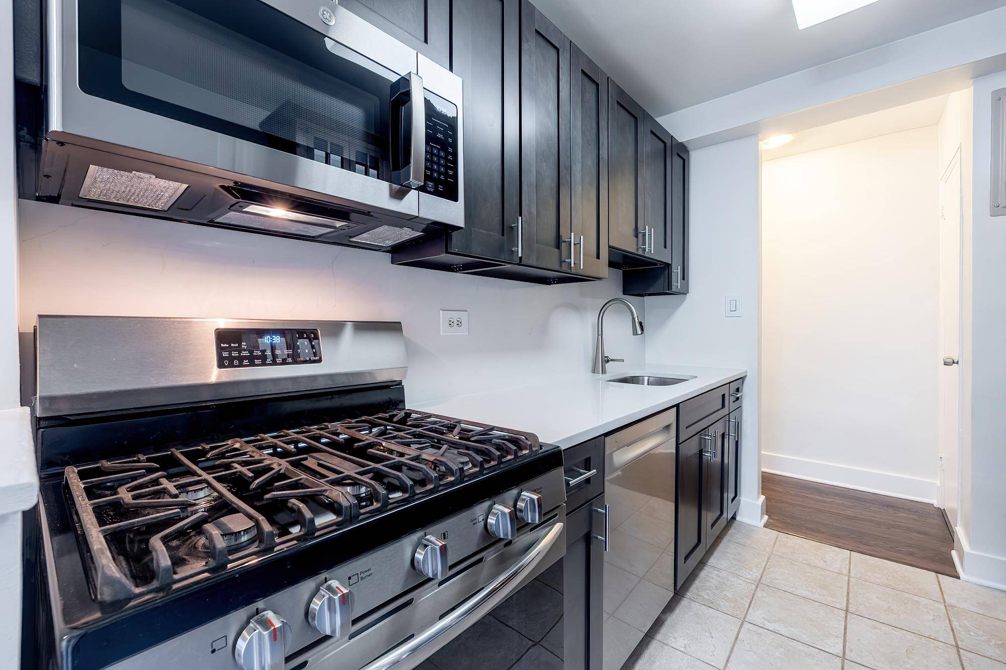 Bronx, NY 10471,6495 Broadway #4M