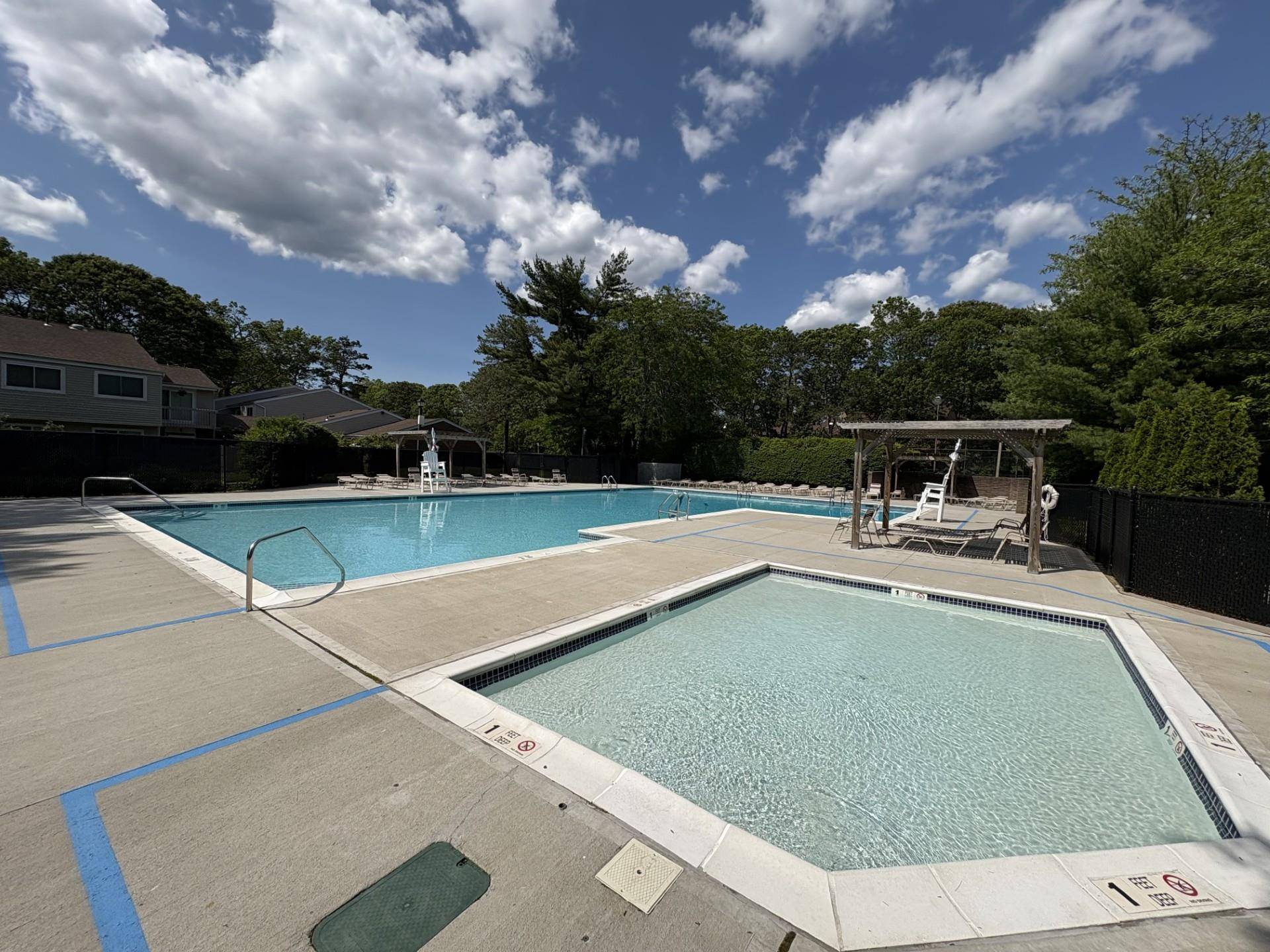 Holbrook, NY 11741,221 Springmeadow DR #c